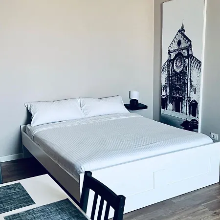 Station Apartment *